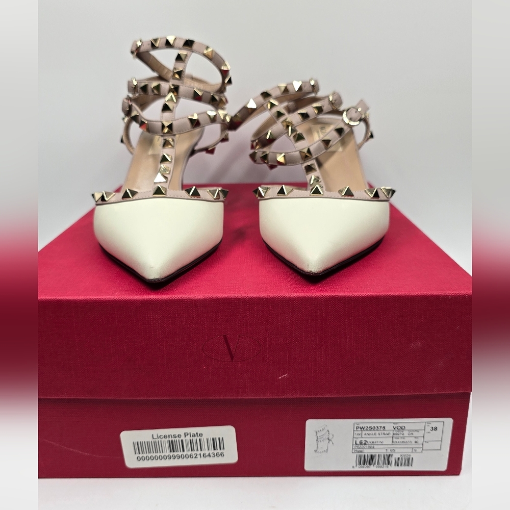 Valentino Rockstud Pumps - 38 - Picture 3 of 16